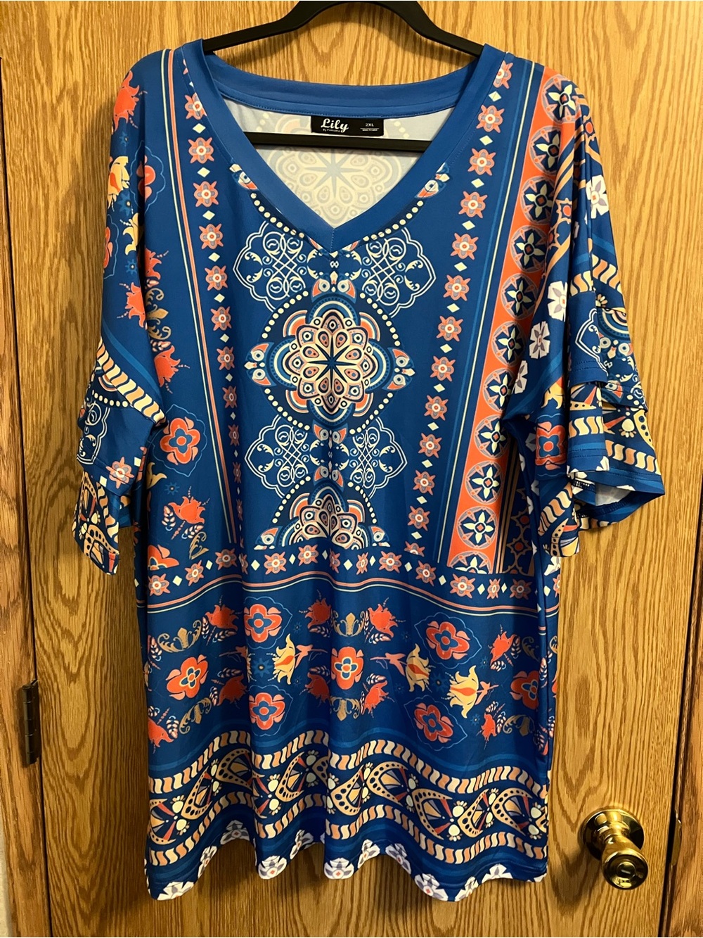 Lily by Firmania 2XL Blue Floral Mamdala Print V-Neck Double Sleeve V Neck Top